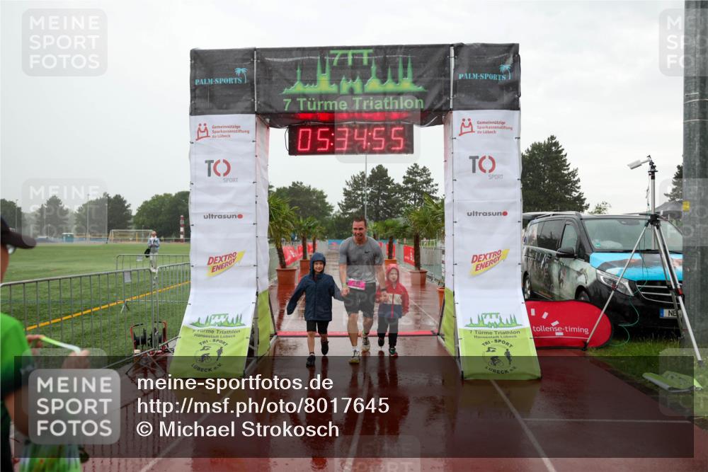 15.06.2025 - 7 Türme Triathlon Michael Strokosch http://msf.ph/oto/8017645 15.06.2025 15:34:54 Ziel  meine-sportfotos.de