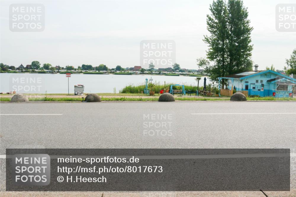 15.06.2025 - 27. Vierlanden-Triathlon H.Heesch http://msf.ph/oto/8017673 15.06.2025 09:20:10 Radfahren 26, 100 meine-sportfotos.de