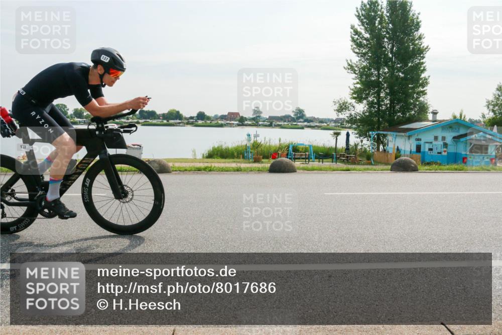 15.06.2025 - 27. Vierlanden-Triathlon H.Heesch http://msf.ph/oto/8017686 15.06.2025 09:20:16 Radfahren 137 meine-sportfotos.de