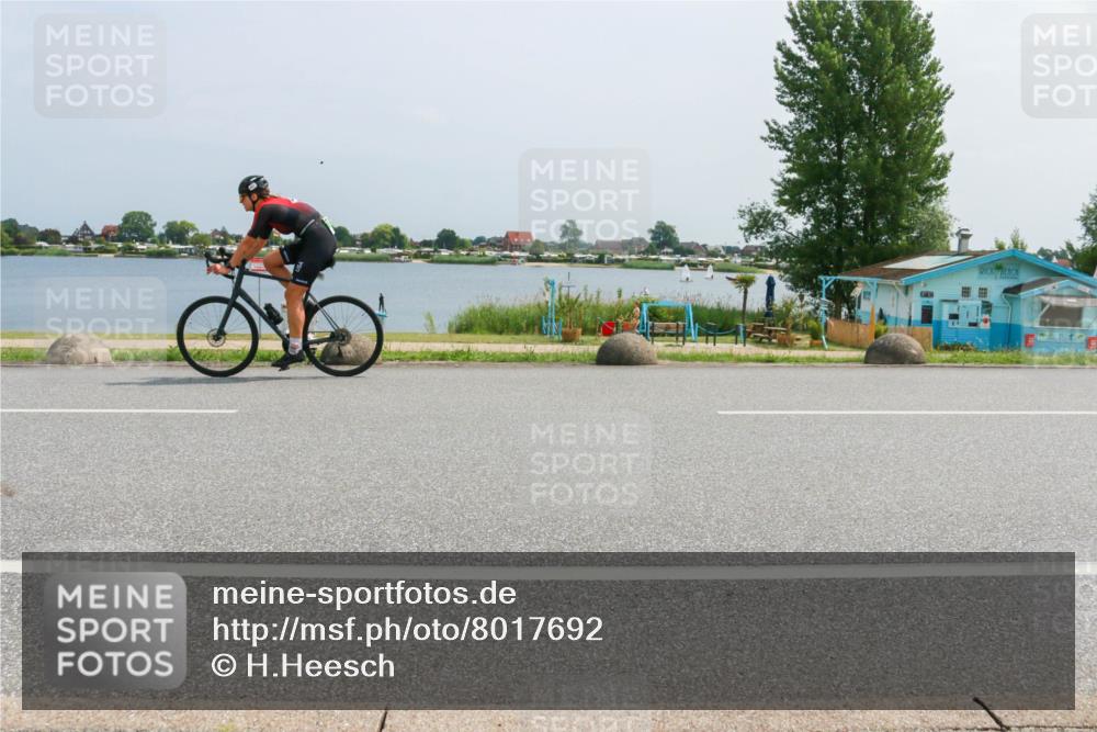 21.06.2025 - 27. Vierlanden-Triathlon H.Heesch http://msf.ph/oto/8017692 15.06.2025 11:59:39 Radfahren 661, 672, 719, 921 meine-sportfotos.de