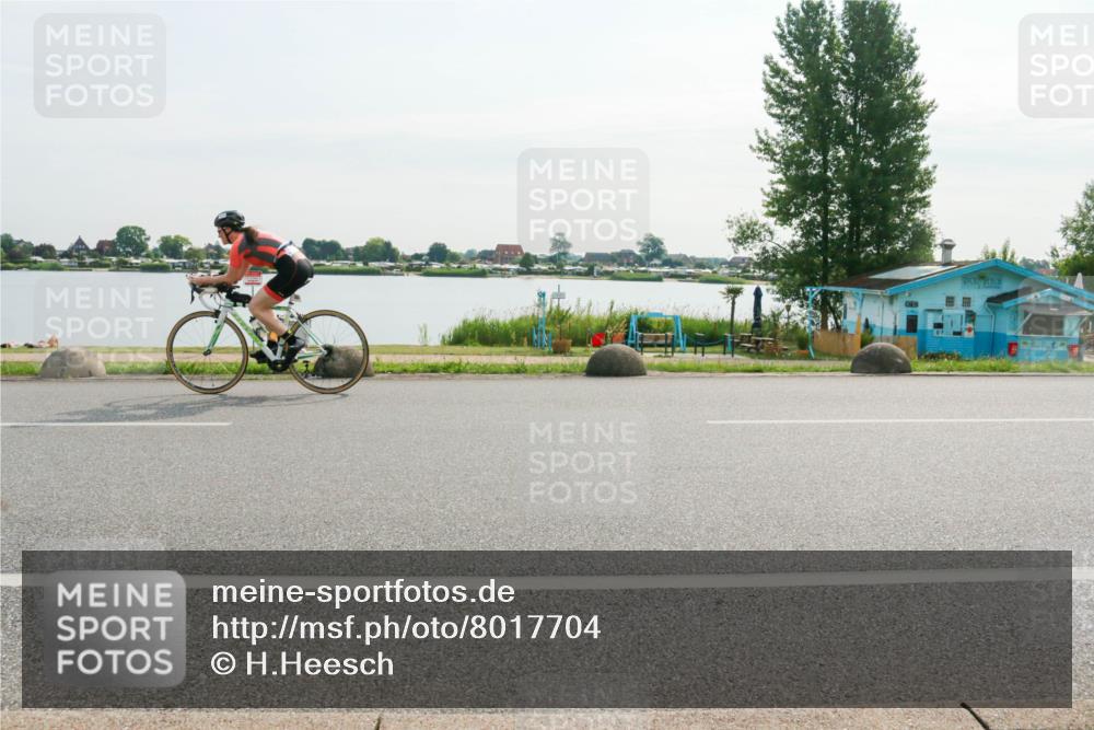 15.06.2025 - 27. Vierlanden-Triathlon H.Heesch http://msf.ph/oto/8017704 15.06.2025 09:20:21 Radfahren 224 meine-sportfotos.de