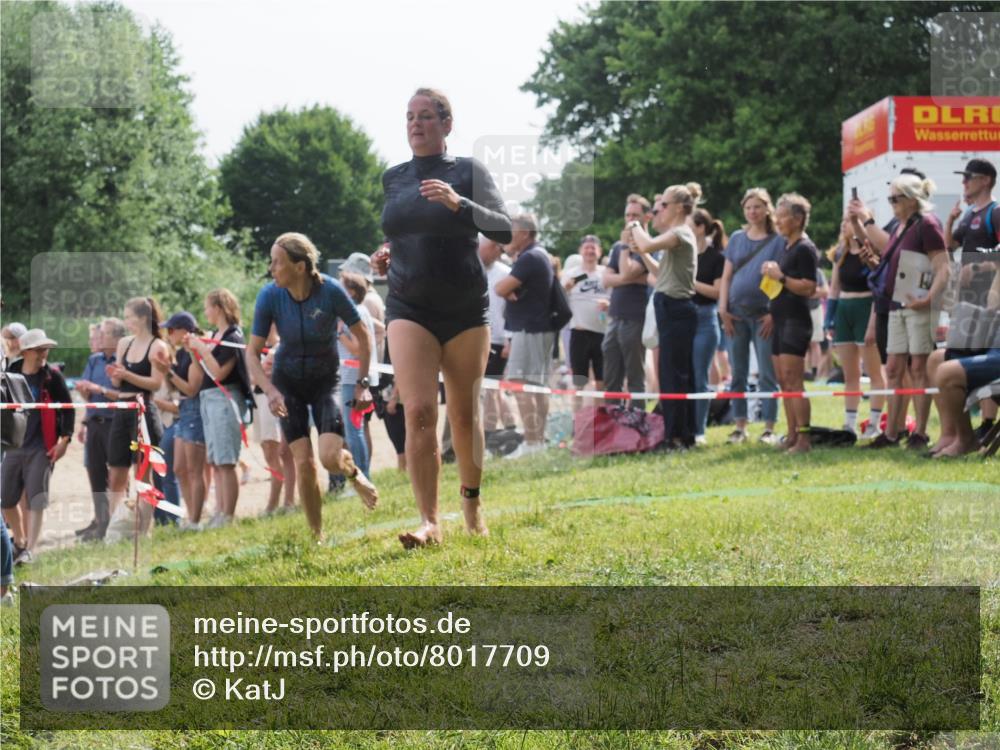 15.06.2025 - 27. Vierlanden-Triathlon KatJ http://msf.ph/oto/8017709 15.06.2025 10:17:04 Schwimmen 471, 479, 484, 551, 566, 567, 595, 602, 610 meine-sportfotos.de