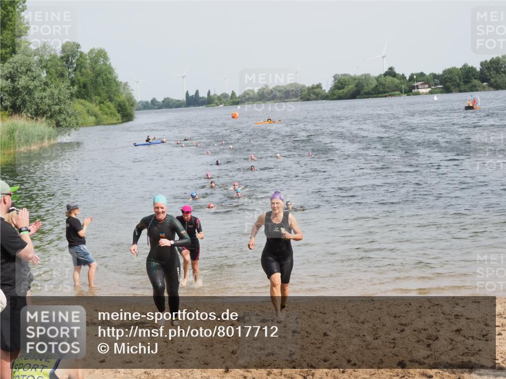 21.06.2025 - 27. Vierlanden-Triathlon MichiJ http://msf.ph/oto/8017712 15.06.2026 10:18:03 Schwimmen 515, 550, 571, 629 meine-sportfotos.de