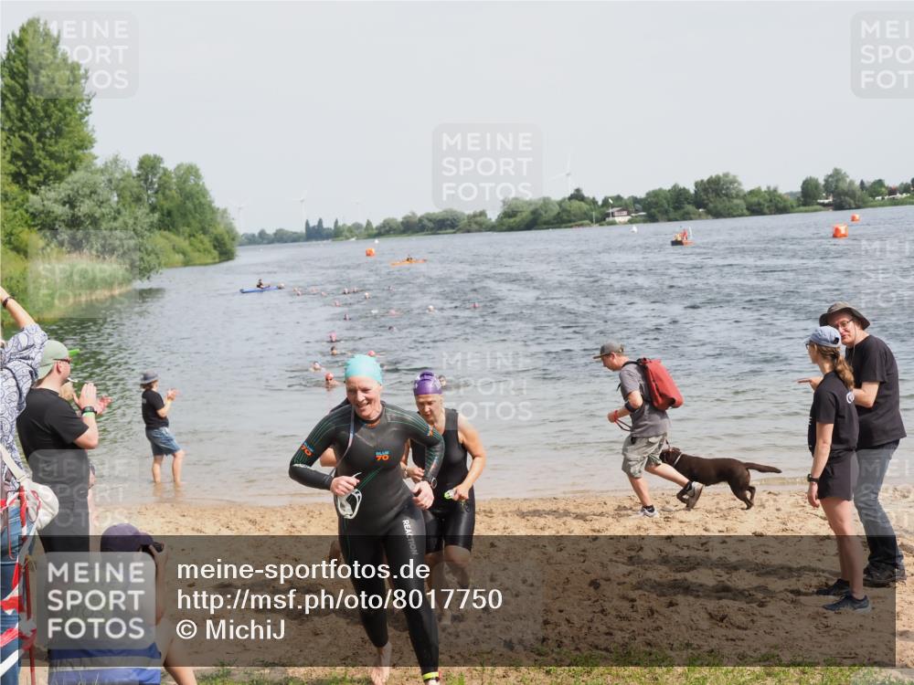 21.06.2025 - 27. Vierlanden-Triathlon MichiJ http://msf.ph/oto/8017750 15.06.2026 10:18:05 Schwimmen 515, 550, 629 meine-sportfotos.de