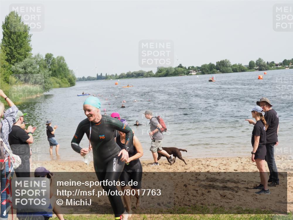 21.06.2025 - 27. Vierlanden-Triathlon MichiJ http://msf.ph/oto/8017763 15.06.2026 10:18:06 Schwimmen 515, 550, 629 meine-sportfotos.de