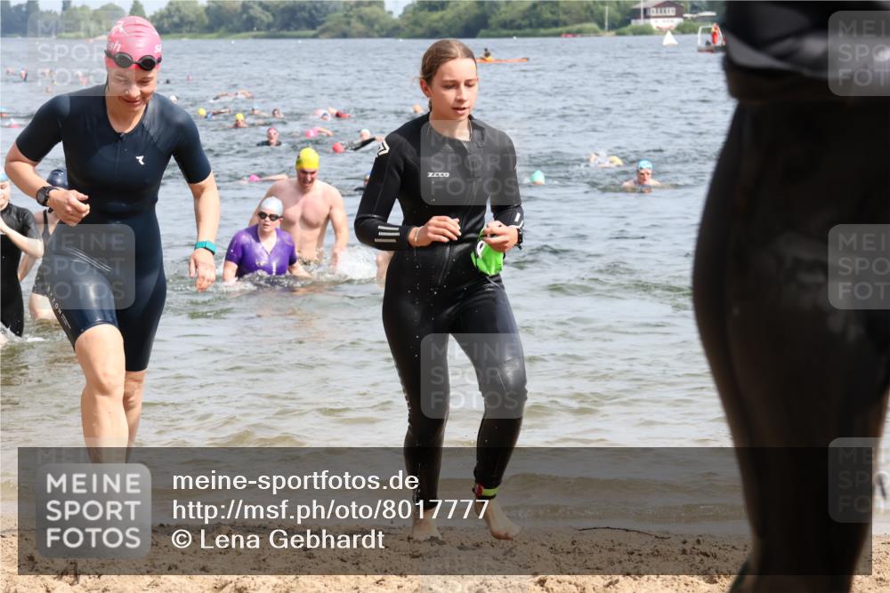 15.06.2025 - 27. Vierlanden-Triathlon Lena Gebhardt http://msf.ph/oto/8017777 15.06.2025 10:16:20 Schwimmen 477, 487, 489, 491, 494, 499, 523, 526, 574, 611, 614, 634 meine-sportfotos.de