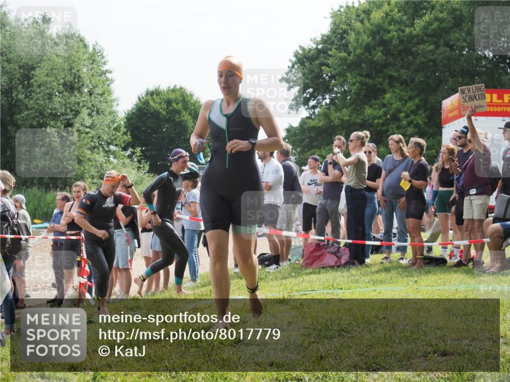 15.06.2025 - 27. Vierlanden-Triathlon KatJ http://msf.ph/oto/8017779 15.06.2025 10:17:09 Schwimmen 471, 479, 484, 510, 556, 566, 567, 602, 610 meine-sportfotos.de