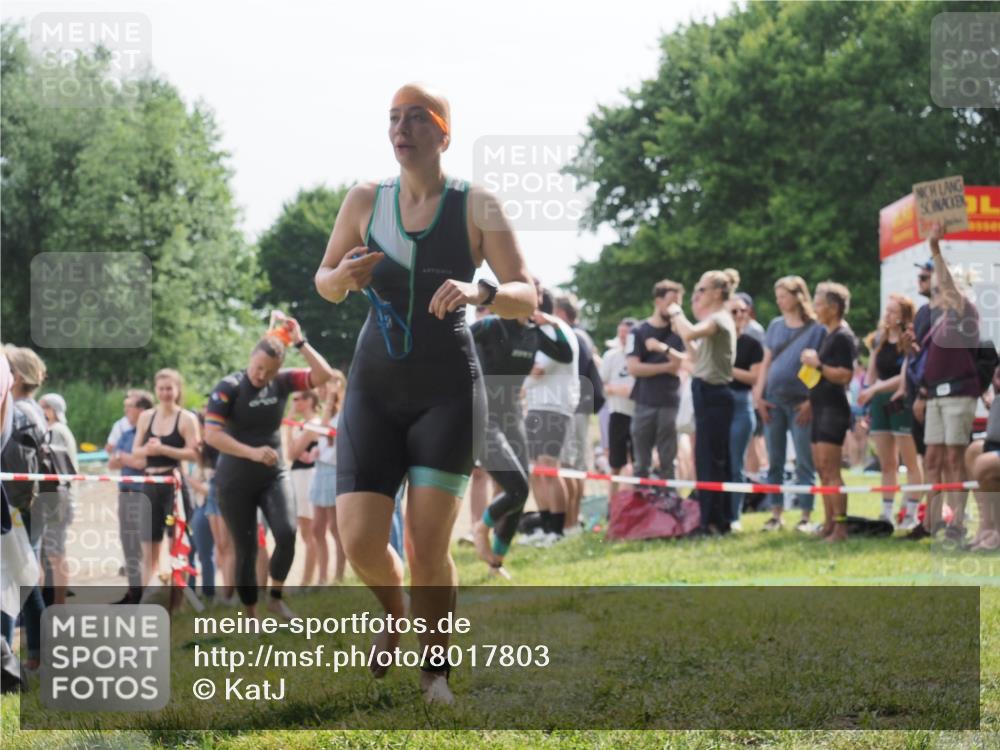 15.06.2025 - 27. Vierlanden-Triathlon KatJ http://msf.ph/oto/8017803 15.06.2025 10:17:09 Schwimmen 471, 479, 484, 510, 556, 566, 567, 602, 610 meine-sportfotos.de