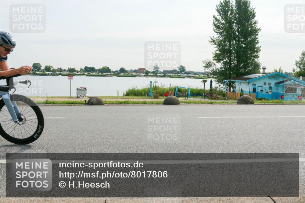 15.06.2025 - 27. Vierlanden-Triathlon H.Heesch http://msf.ph/oto/8017806 15.06.2025 09:20:51 Radfahren 21, 88, 121, 194 meine-sportfotos.de