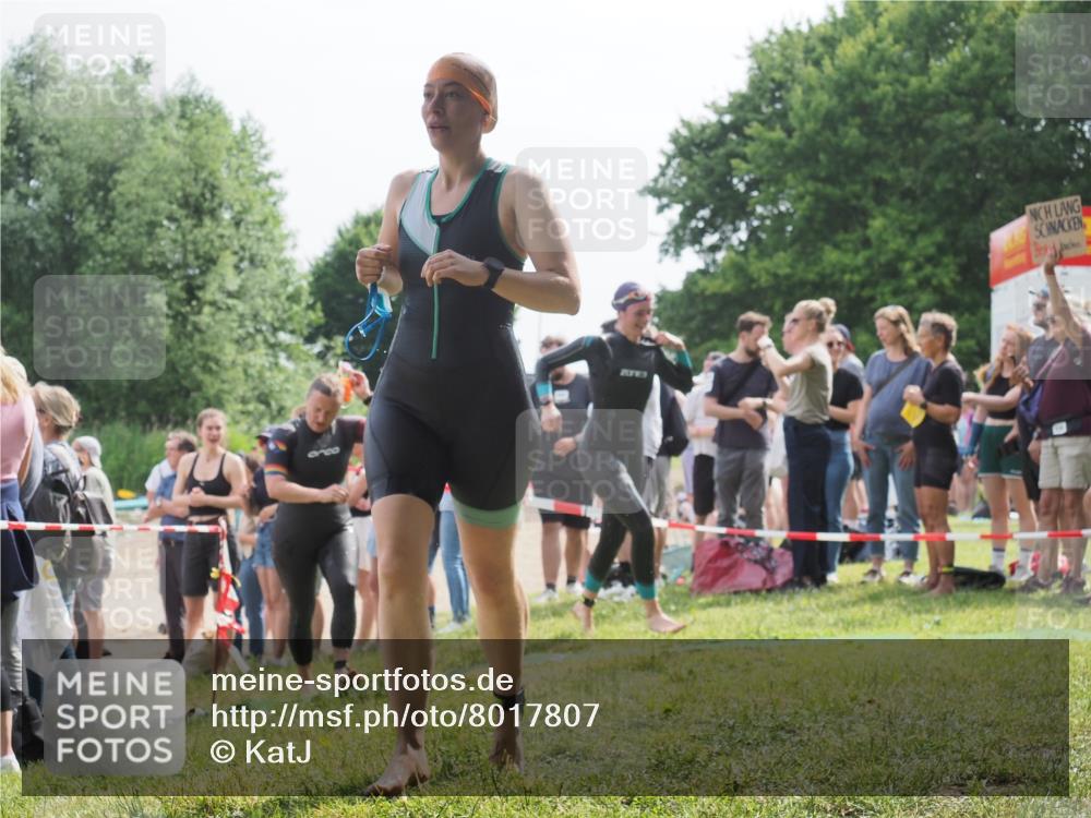 15.06.2025 - 27. Vierlanden-Triathlon KatJ http://msf.ph/oto/8017807 15.06.2025 10:17:09 Schwimmen 471, 479, 484, 510, 556, 566, 567, 602, 610 meine-sportfotos.de