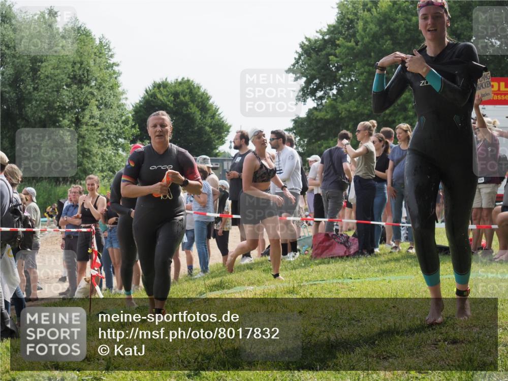 15.06.2025 - 27. Vierlanden-Triathlon KatJ http://msf.ph/oto/8017832 15.06.2025 10:17:11 Schwimmen 471, 479, 510, 556, 567, 602, 610 meine-sportfotos.de