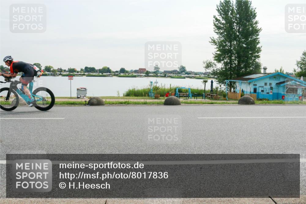 15.06.2025 - 27. Vierlanden-Triathlon H.Heesch http://msf.ph/oto/8017836 15.06.2025 09:20:59 Radfahren 21, 111, 213 meine-sportfotos.de