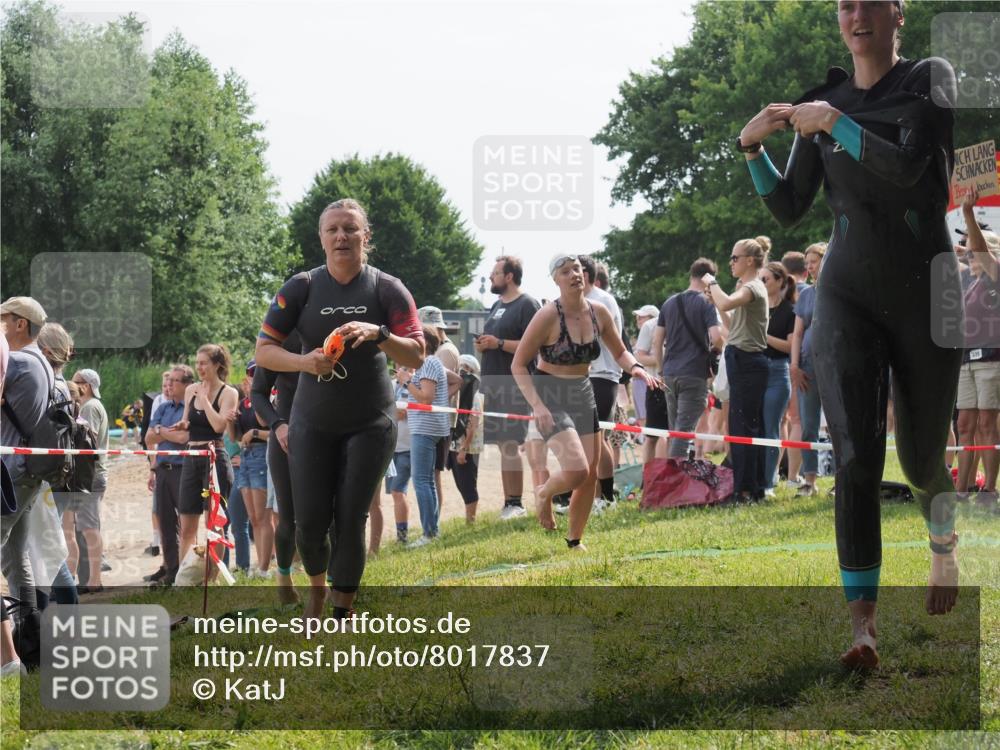 15.06.2025 - 27. Vierlanden-Triathlon KatJ http://msf.ph/oto/8017837 15.06.2025 10:17:11 Schwimmen 471, 479, 510, 556, 567, 602, 610 meine-sportfotos.de