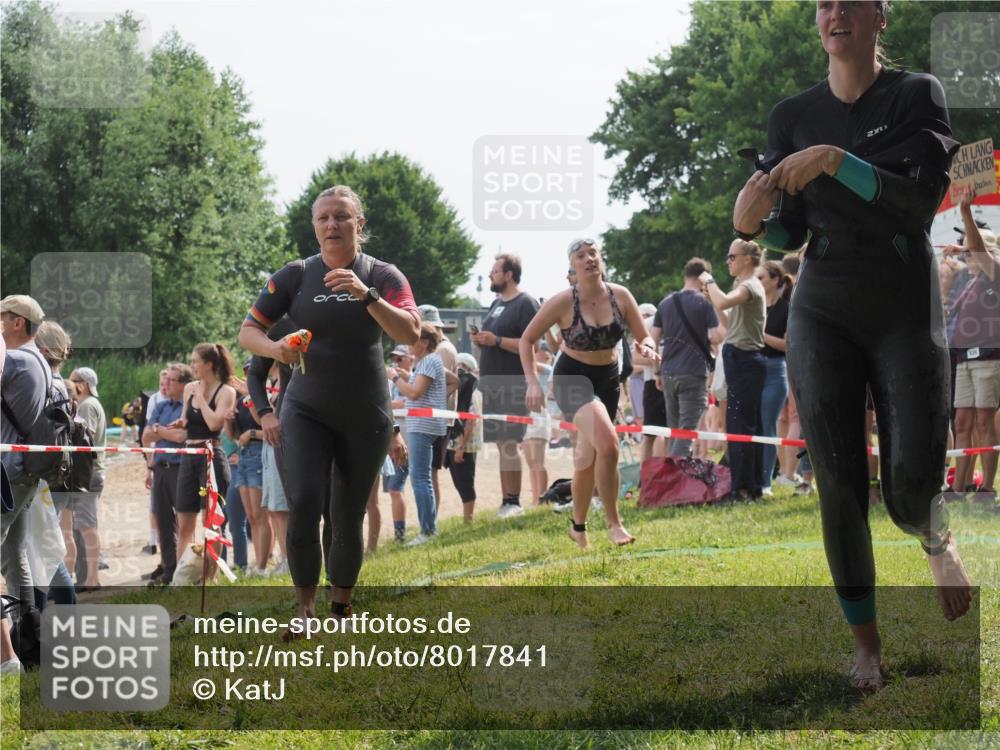 15.06.2025 - 27. Vierlanden-Triathlon KatJ http://msf.ph/oto/8017841 15.06.2025 10:17:11 Schwimmen 471, 479, 510, 556, 567, 602, 610 meine-sportfotos.de