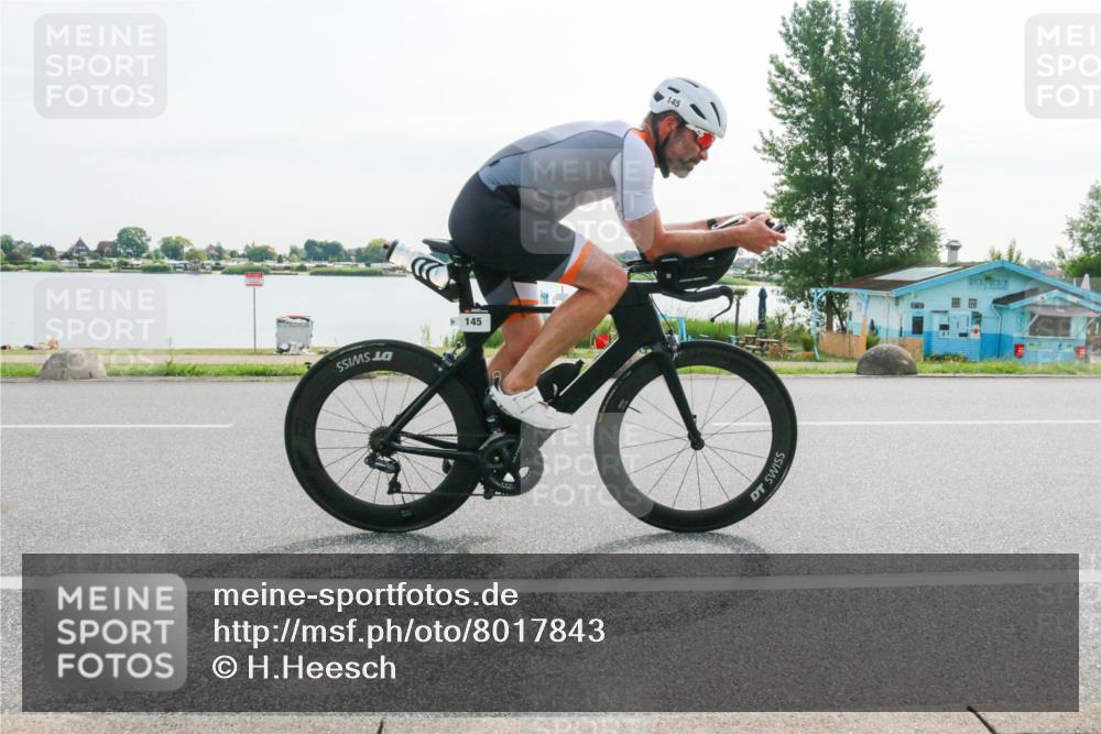 15.06.2025 - 27. Vierlanden-Triathlon H.Heesch http://msf.ph/oto/8017843 15.06.2025 09:21:06 Radfahren 145 meine-sportfotos.de