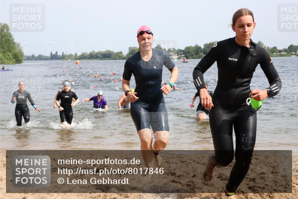 15.06.2025 - 27. Vierlanden-Triathlon Lena Gebhardt http://msf.ph/oto/8017846 15.06.2025 10:16:22 Schwimmen 477, 487, 489, 491, 494, 499, 523, 526, 549, 574, 611, 614, 634 meine-sportfotos.de