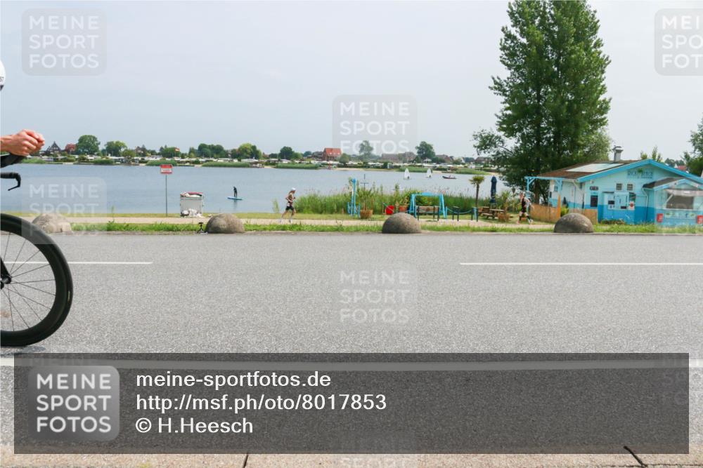 21.06.2025 - 27. Vierlanden-Triathlon H.Heesch http://msf.ph/oto/8017853 15.06.2025 11:59:46 Radfahren 757, 811, 919, 921 meine-sportfotos.de