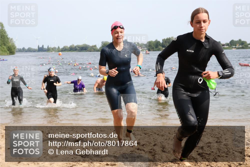 15.06.2025 - 27. Vierlanden-Triathlon Lena Gebhardt http://msf.ph/oto/8017864 15.06.2025 10:16:22 Schwimmen 477, 487, 489, 491, 494, 499, 523, 526, 549, 574, 611, 614, 634 meine-sportfotos.de