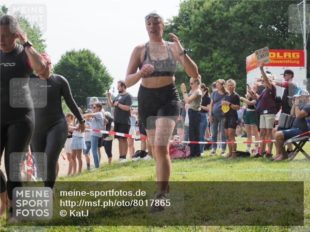 15.06.2025 - 27. Vierlanden-Triathlon KatJ http://msf.ph/oto/8017865 15.06.2025 10:17:13 Schwimmen 471, 479, 510, 556, 567, 575, 602, 610 meine-sportfotos.de