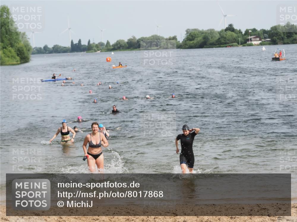 21.06.2025 - 27. Vierlanden-Triathlon MichiJ http://msf.ph/oto/8017868 15.06.2026 10:18:14 Schwimmen 550, 568, 586, 629 meine-sportfotos.de