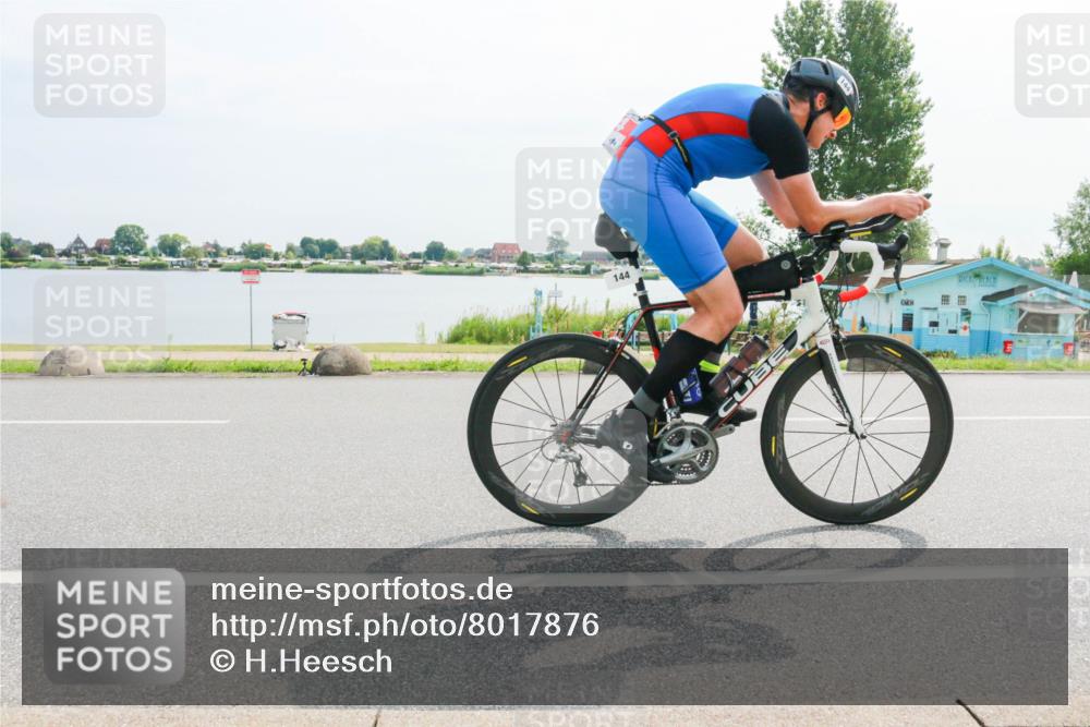 15.06.2025 - 27. Vierlanden-Triathlon H.Heesch http://msf.ph/oto/8017876 15.06.2025 10:11:36 Radfahren 144, 215 meine-sportfotos.de