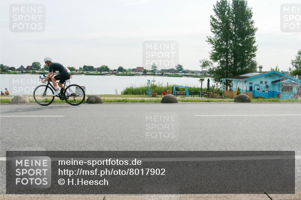15.06.2025 - 27. Vierlanden-Triathlon H.Heesch http://msf.ph/oto/8017902 15.06.2025 09:21:42 Radfahren 218 meine-sportfotos.de