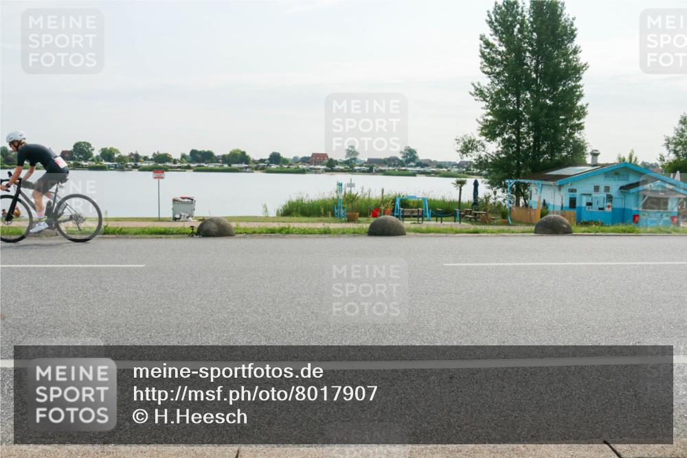 15.06.2025 - 27. Vierlanden-Triathlon H.Heesch http://msf.ph/oto/8017907 15.06.2025 09:21:42 Radfahren 218 meine-sportfotos.de