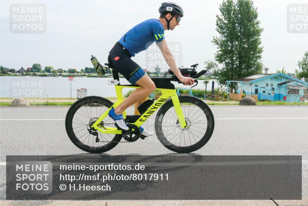 15.06.2025 - 27. Vierlanden-Triathlon H.Heesch http://msf.ph/oto/8017911 15.06.2025 10:11:43 Radfahren 15, 17, 84, 173, 416, 1398 meine-sportfotos.de