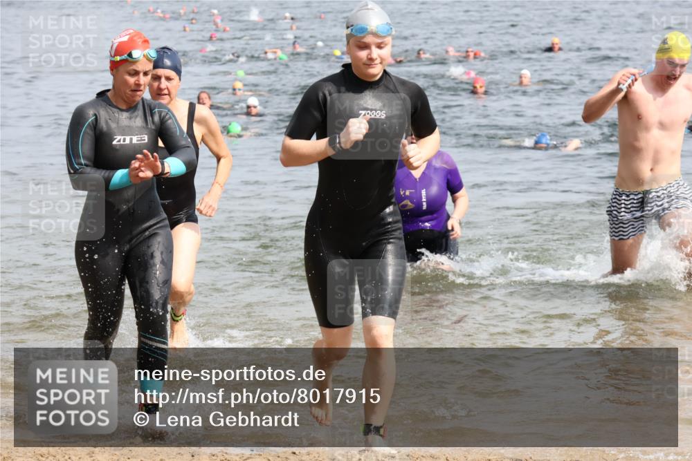 15.06.2025 - 27. Vierlanden-Triathlon Lena Gebhardt http://msf.ph/oto/8017915 15.06.2025 10:16:24 Schwimmen 477, 487, 489, 491, 494, 499, 523, 526, 549, 574, 611, 614, 634 meine-sportfotos.de
