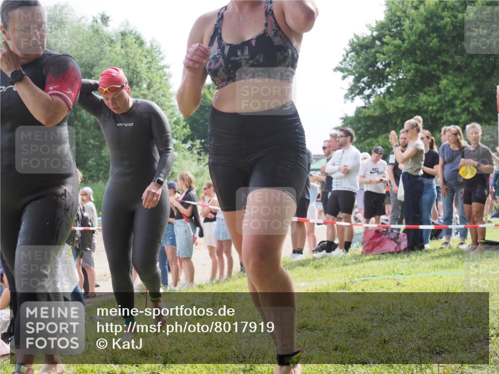 15.06.2025 - 27. Vierlanden-Triathlon KatJ http://msf.ph/oto/8017919 15.06.2025 10:17:14 Schwimmen 479, 510, 556, 567, 575, 581, 602 meine-sportfotos.de