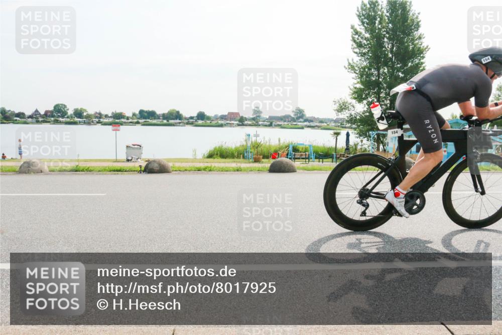 15.06.2025 - 27. Vierlanden-Triathlon H.Heesch http://msf.ph/oto/8017925 15.06.2025 09:22:25 Radfahren 154 meine-sportfotos.de