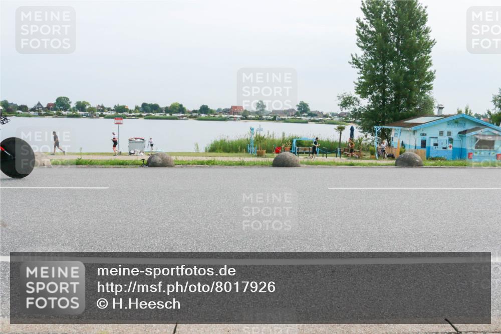 15.06.2025 - 27. Vierlanden-Triathlon H.Heesch http://msf.ph/oto/8017926 15.06.2025 11:14:14 Radfahren 248, 503, 763, 781 meine-sportfotos.de