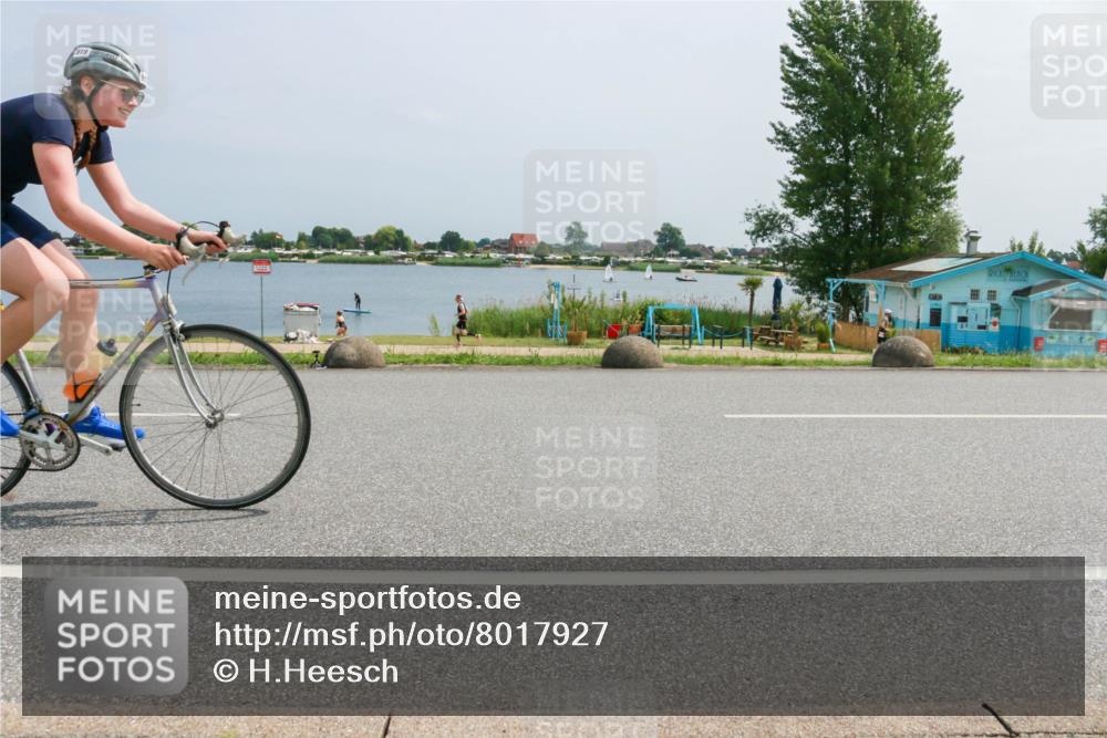 21.06.2025 - 27. Vierlanden-Triathlon H.Heesch http://msf.ph/oto/8017927 15.06.2025 11:59:51 Radfahren 919 meine-sportfotos.de