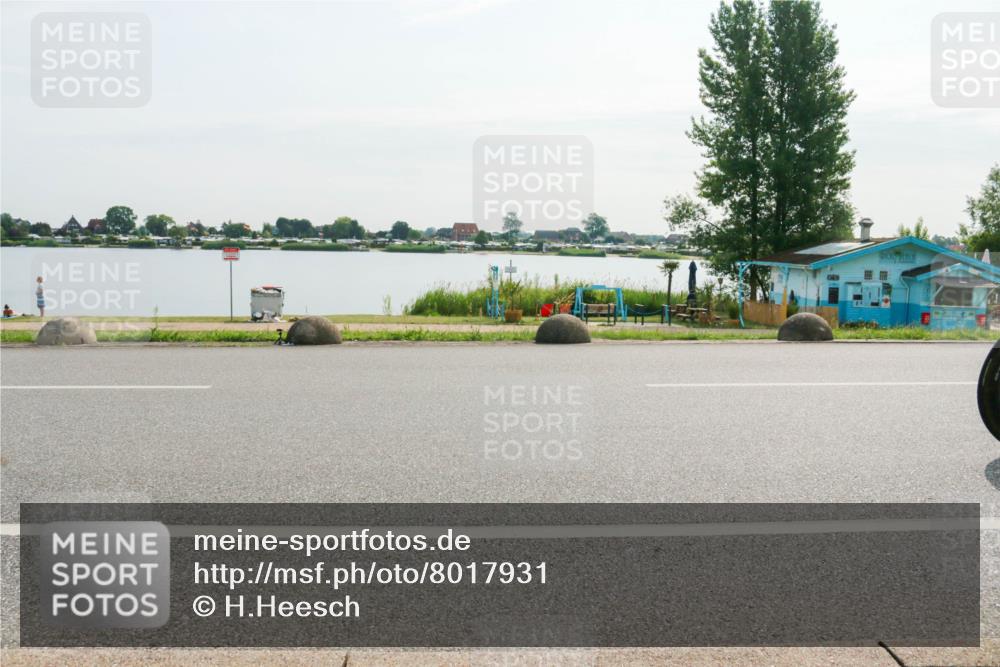 15.06.2025 - 27. Vierlanden-Triathlon H.Heesch http://msf.ph/oto/8017931 15.06.2025 09:22:25 Radfahren 154 meine-sportfotos.de
