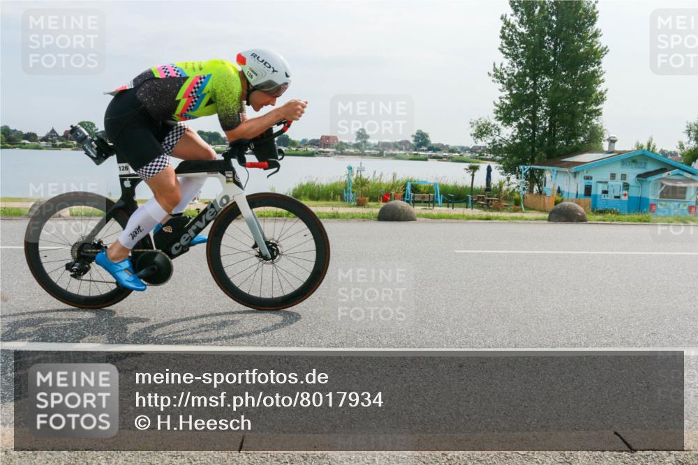 15.06.2025 - 27. Vierlanden-Triathlon H.Heesch http://msf.ph/oto/8017934 15.06.2025 10:12:50 Radfahren 126, 158, 366 meine-sportfotos.de