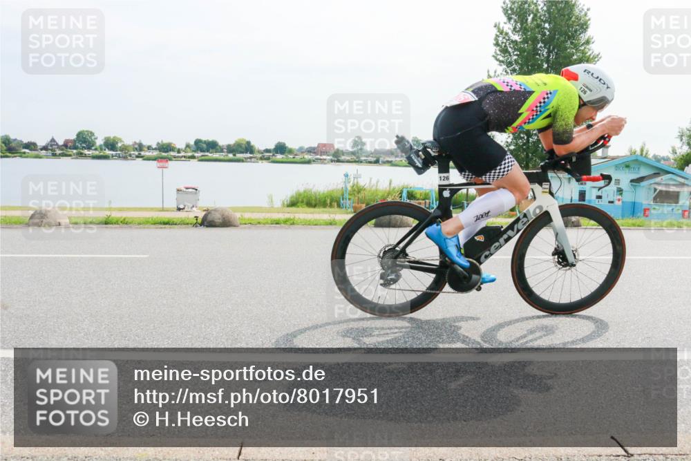 15.06.2025 - 27. Vierlanden-Triathlon H.Heesch http://msf.ph/oto/8017951 15.06.2025 10:12:50 Radfahren 126, 158, 366 meine-sportfotos.de