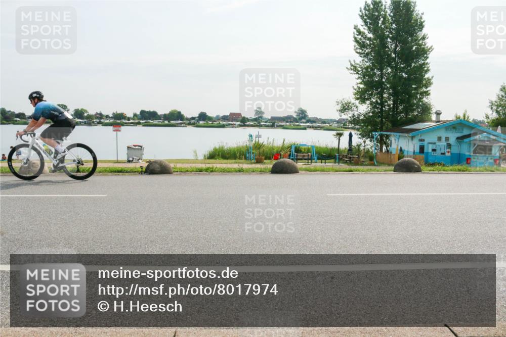 15.06.2025 - 27. Vierlanden-Triathlon H.Heesch http://msf.ph/oto/8017974 15.06.2025 09:22:33 Radfahren 43, 104 meine-sportfotos.de