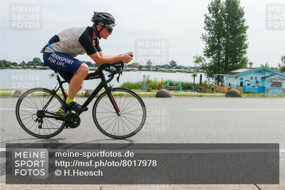 15.06.2025 - 27. Vierlanden-Triathlon H.Heesch http://msf.ph/oto/8017978 15.06.2025 10:13:28 Radfahren 90 meine-sportfotos.de