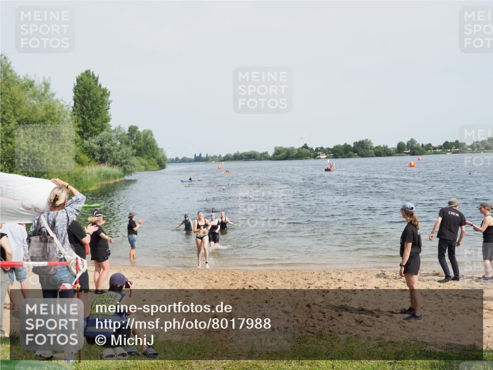21.06.2025 - 27. Vierlanden-Triathlon MichiJ http://msf.ph/oto/8017988 15.06.2026 10:18:21 Schwimmen 495, 535, 568, 586 meine-sportfotos.de