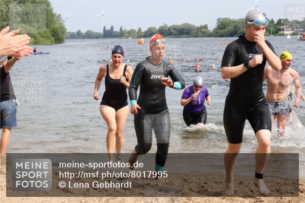15.06.2025 - 27. Vierlanden-Triathlon Lena Gebhardt http://msf.ph/oto/8017995 15.06.2025 10:16:26 Schwimmen 477, 487, 491, 494, 499, 523, 526, 549, 574, 611, 614, 634 meine-sportfotos.de