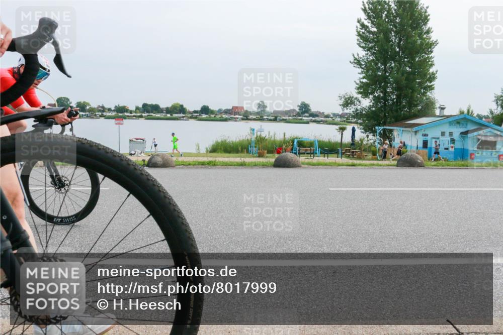 15.06.2025 - 27. Vierlanden-Triathlon H.Heesch http://msf.ph/oto/8017999 15.06.2025 11:14:24 Radfahren 160, 380 meine-sportfotos.de