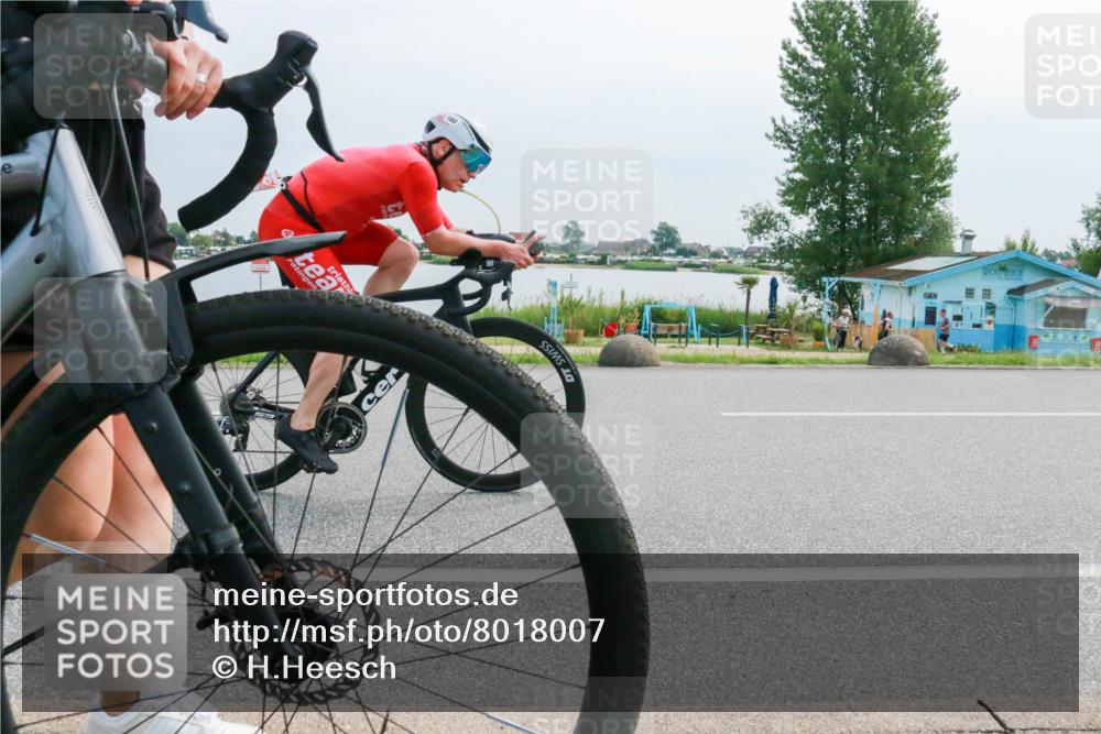 15.06.2025 - 27. Vierlanden-Triathlon H.Heesch http://msf.ph/oto/8018007 15.06.2025 11:14:25 Radfahren 160, 380 meine-sportfotos.de