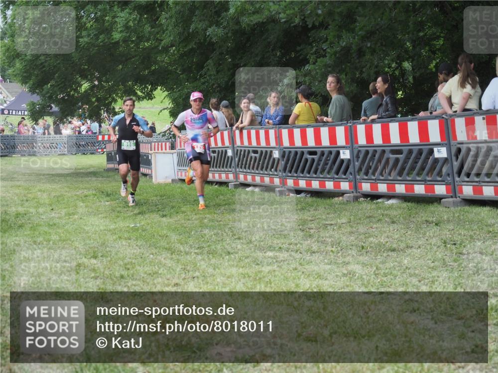 21.06.2025 - 27. Vierlanden-Triathlon KatJ http://msf.ph/oto/8018011 15.06.2025 13:17:55 Ziel 196, 816 meine-sportfotos.de