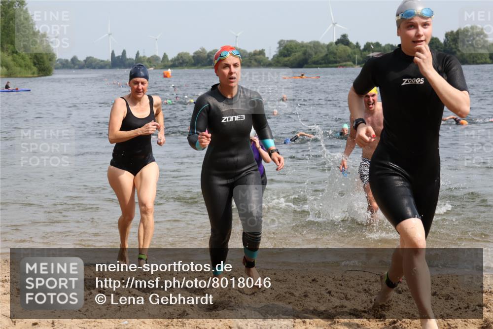 15.06.2025 - 27. Vierlanden-Triathlon Lena Gebhardt http://msf.ph/oto/8018046 15.06.2025 10:16:26 Schwimmen 477, 487, 491, 494, 499, 523, 526, 549, 574, 611, 614, 634 meine-sportfotos.de