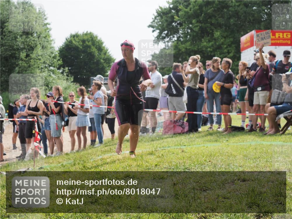 15.06.2025 - 27. Vierlanden-Triathlon KatJ http://msf.ph/oto/8018047 15.06.2025 10:17:22 Schwimmen 529, 556, 575, 581, 584 meine-sportfotos.de