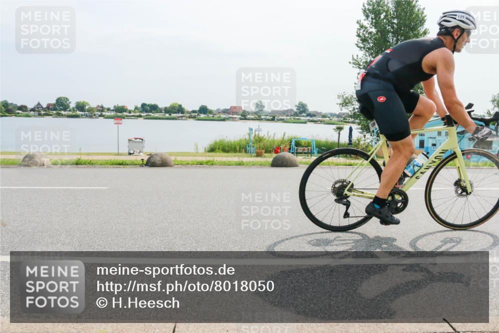 15.06.2025 - 27. Vierlanden-Triathlon H.Heesch http://msf.ph/oto/8018050 15.06.2025 10:14:15 Radfahren 125, 452, 456 meine-sportfotos.de