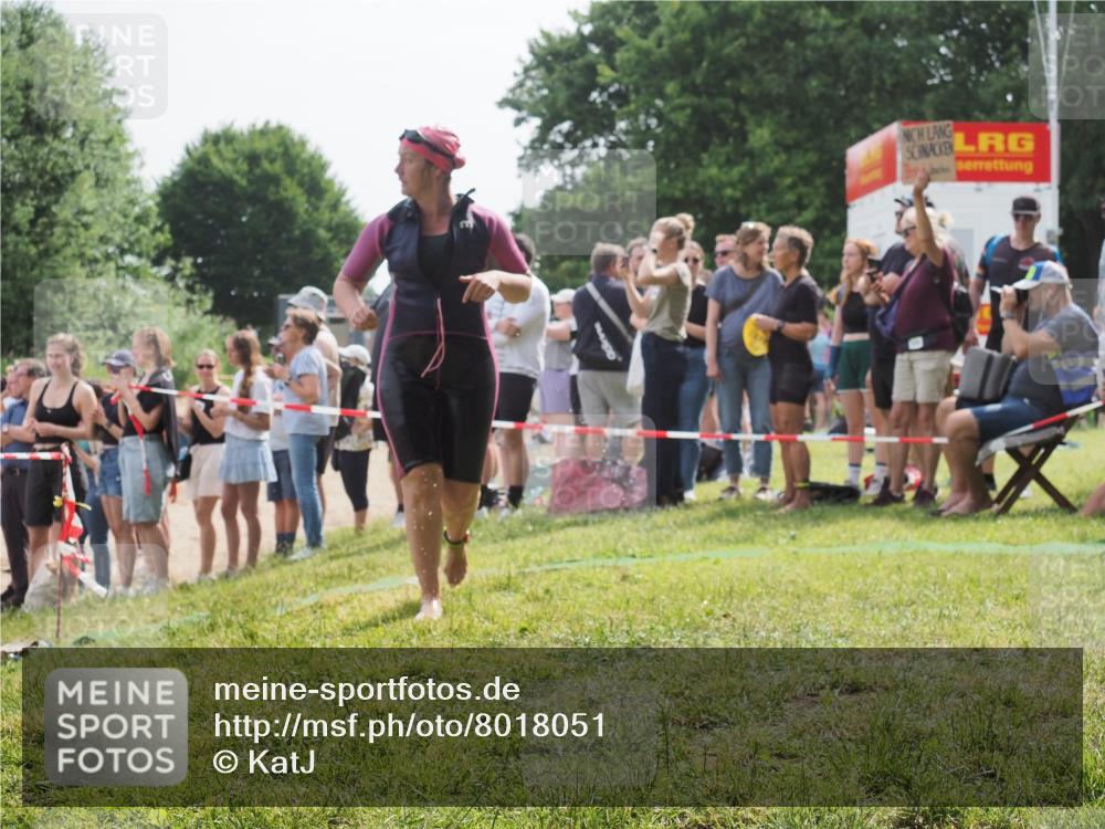 15.06.2025 - 27. Vierlanden-Triathlon KatJ http://msf.ph/oto/8018051 15.06.2025 10:17:22 Schwimmen 529, 556, 575, 581, 584 meine-sportfotos.de