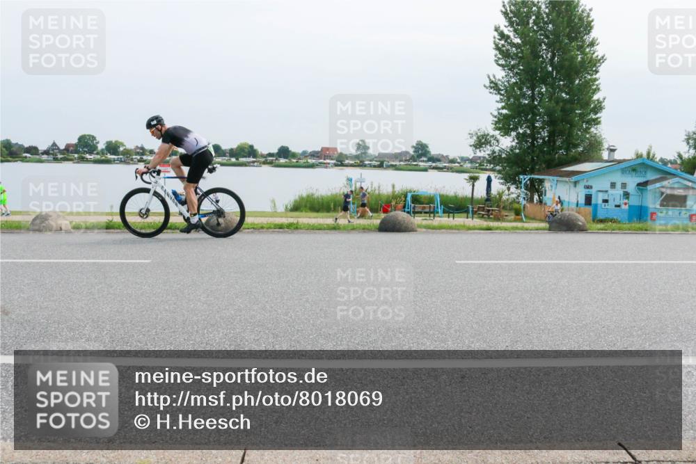 15.06.2025 - 27. Vierlanden-Triathlon H.Heesch http://msf.ph/oto/8018069 15.06.2025 11:14:29 Radfahren 19, 380, 663, 855 meine-sportfotos.de