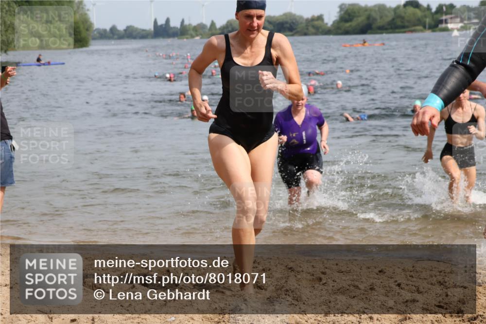 15.06.2025 - 27. Vierlanden-Triathlon Lena Gebhardt http://msf.ph/oto/8018071 15.06.2025 10:16:27 Schwimmen 477, 487, 491, 494, 499, 523, 526, 549, 574, 614, 634 meine-sportfotos.de