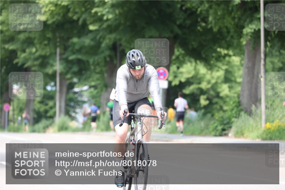 15.06.2025 - 7 Türme Triathlon Yannick Fuchs http://msf.ph/oto/8018078 15.06.2025 13:31:17 Radfahren 741, 938, 1166 meine-sportfotos.de